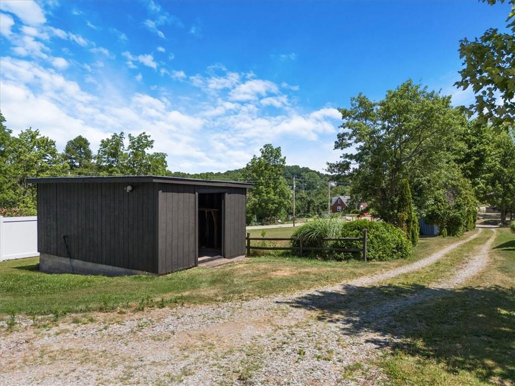 1143 Altman Road Jeannette, PA 15644 - Photo 5 of 50 a view of a backyard