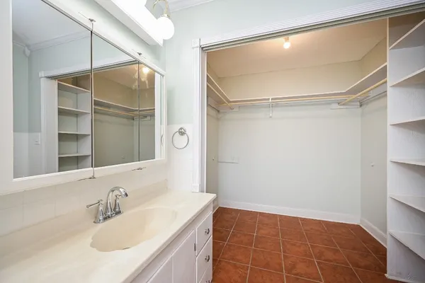 $2,100 | 1707 Key Street, Waller, TX 77484