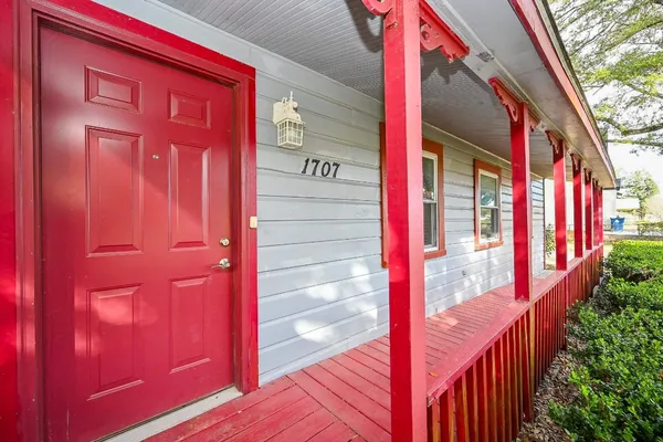 $2,100 | 1707 Key Street, Waller, TX 77484