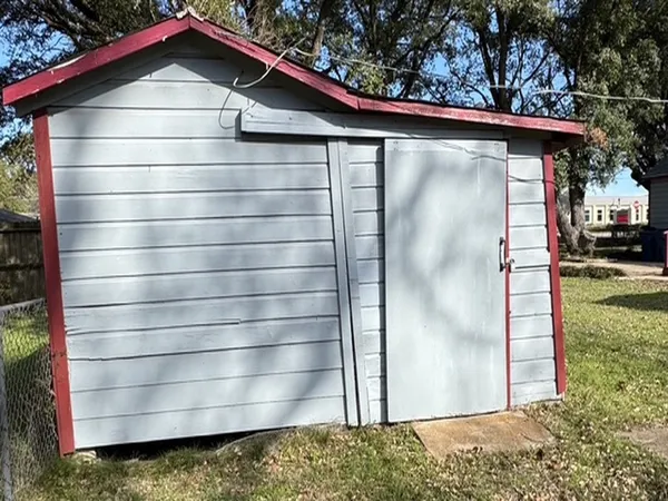 $2,100 | 1707 Key Street, Waller, TX 77484