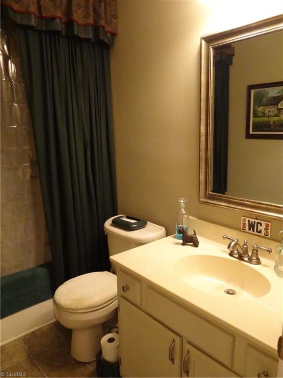 2207 Acorn Ridge Road Greensboro, NC 27407 - Photo 12 of 18 Gallery Image 12
