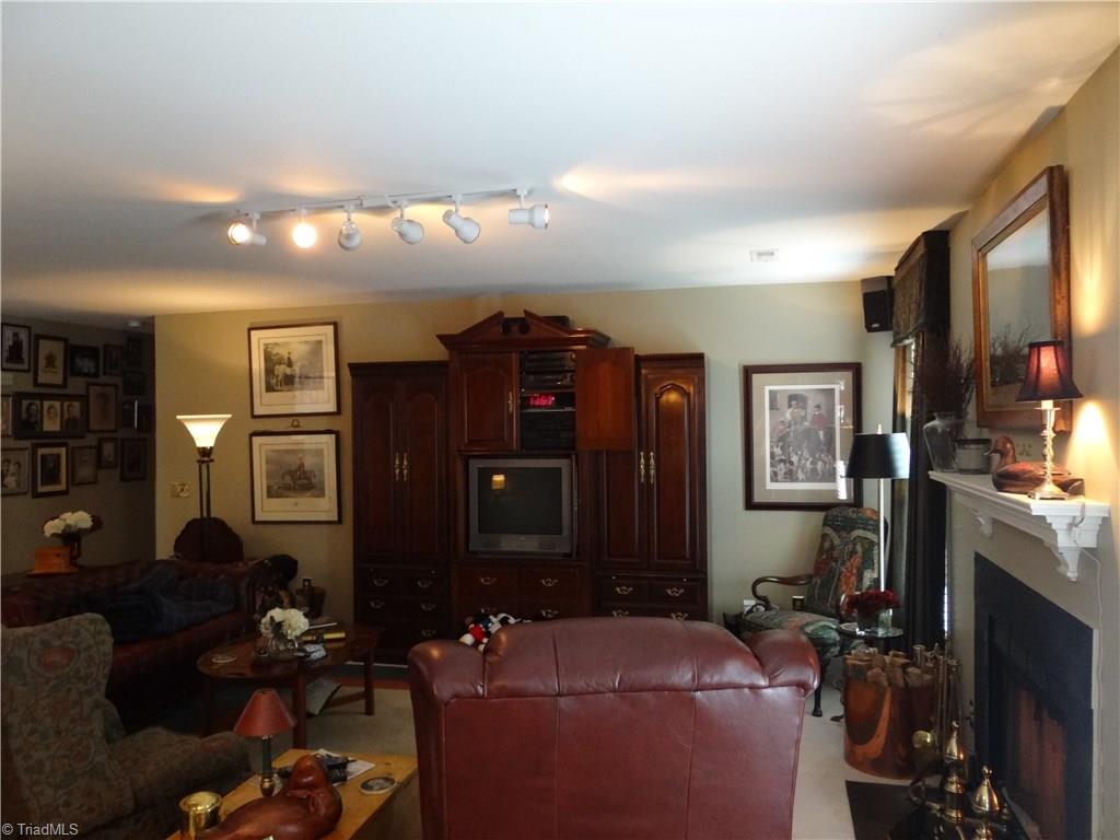 2207 Acorn Ridge Road Greensboro, NC 27407 - Photo 10 of 18 Gallery Image 10