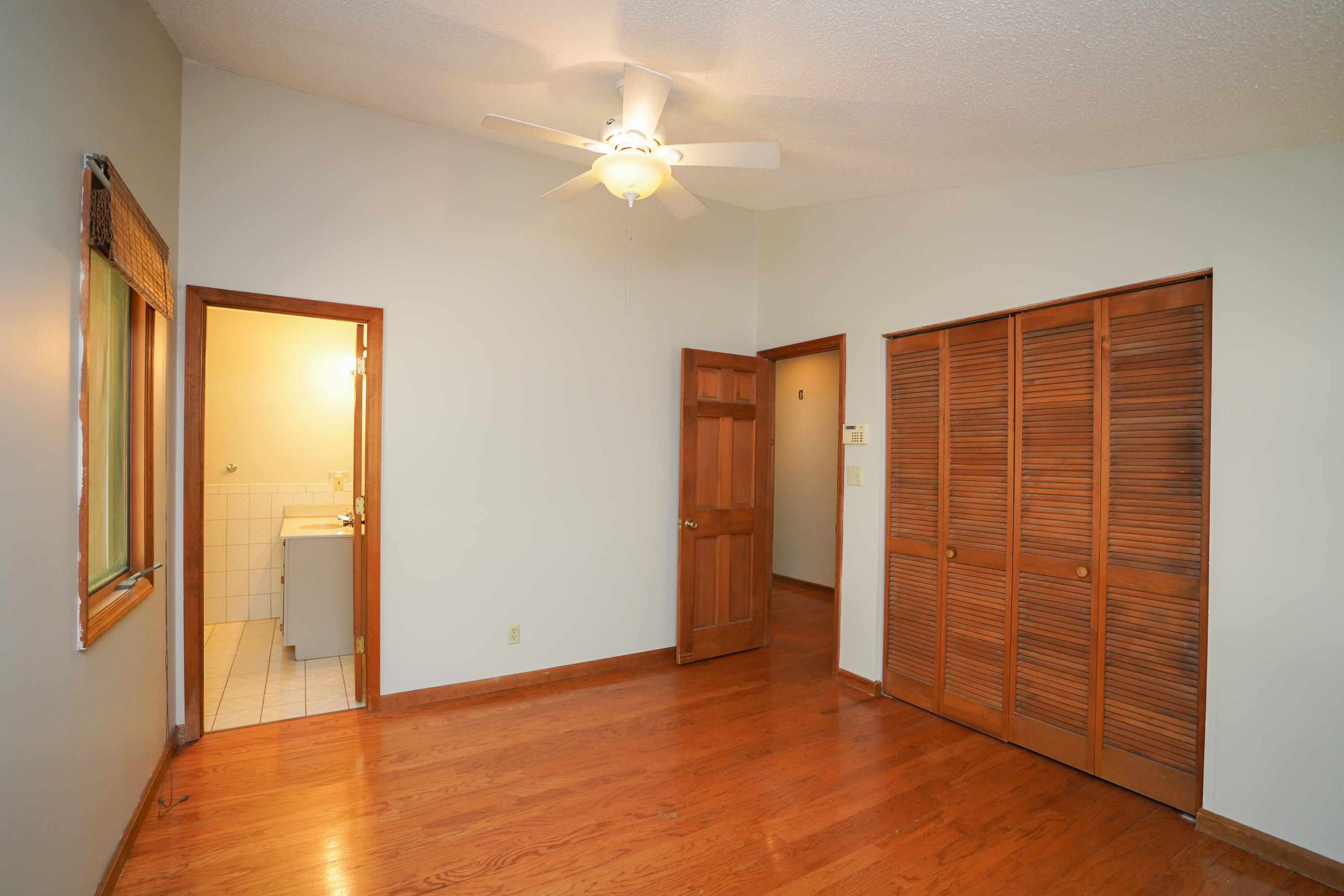3832 W Road Signal Mountain, TN 37377 - Photo 8 of 26 3832 w rd-11