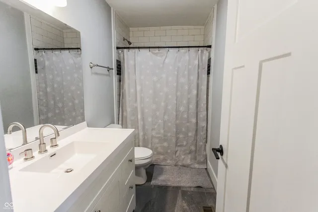 $259,999 | 811 Iowa Street, Indianapolis, IN 46203