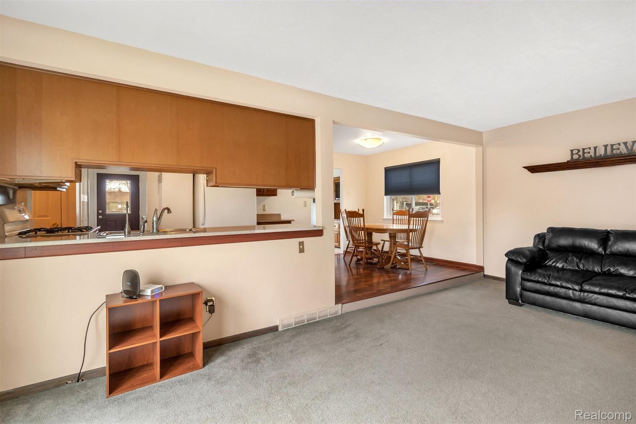42462 Hanford Road Canton, MI 48187 - Photo 17 of 35 19-42462-Hanford-Rd-WindowStill-Real-Estate-Photography-19.jpg