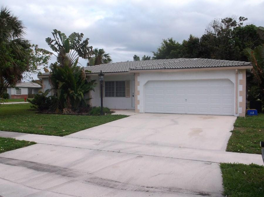 10800 Stacey Lane Boca Raton, FL 33428 - Photo 1 of 35 front