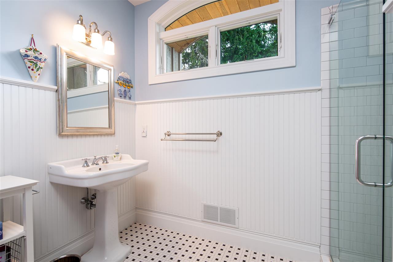 648 South Stony Point Road Suttons Bay, MI 49682 - Photo 29 of 61 1879427-28.JPG