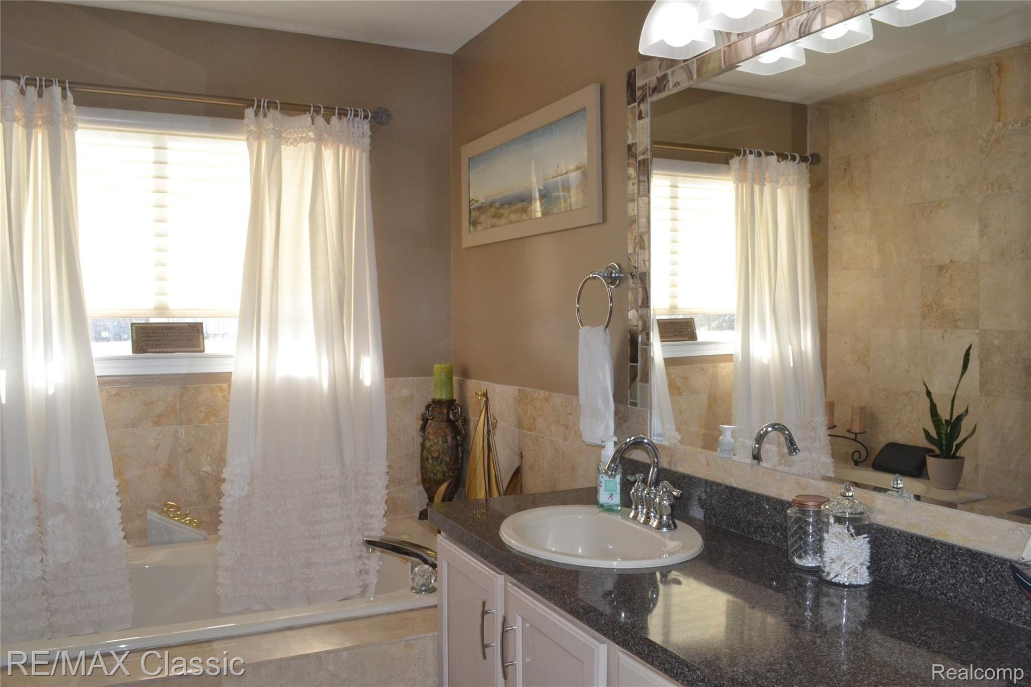 3001 East Commerce Road Commerce Township, MI 48382 - Photo 26 of 39 Master Bath