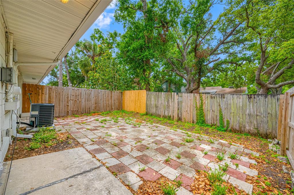 3602 South MacDill Avenue, Unit 1 Tampa, FL 33629 - Photo 14 of 18 a backyard of a house