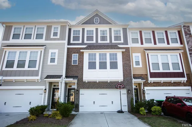 $2,390 | 2845 Dallas Valley Lane, Apex, NC 27502