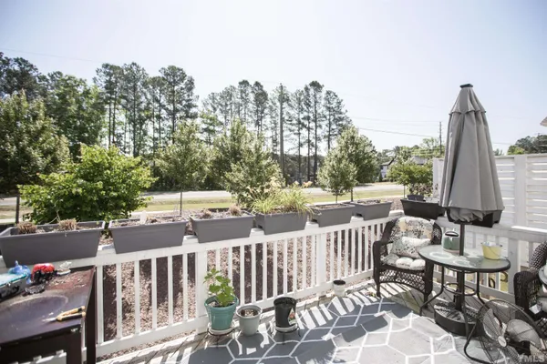 a view of entryway and hall