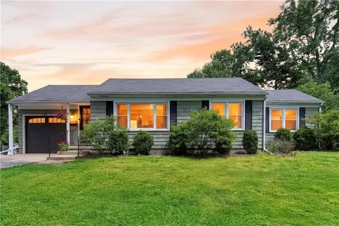 $295,000 | 8139 Woodward, Overland Park, KS 66204