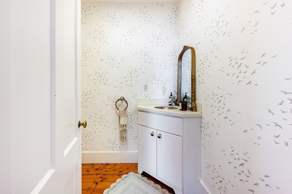 108 Front Street Marblehead, MA 01945 - Photo 14 of 36