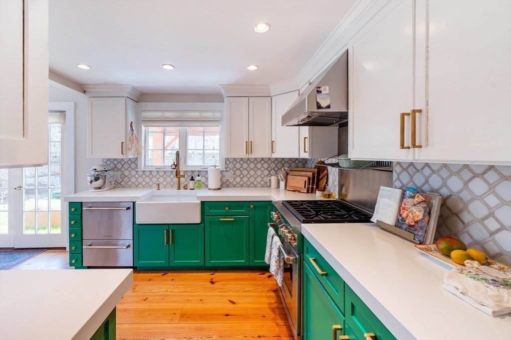 108 Front Street Marblehead, MA 01945 - Photo 18 of 36