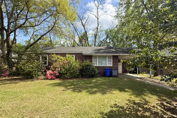 $1,800 | 2755 Louise Drive, North Charleston, SC 29405