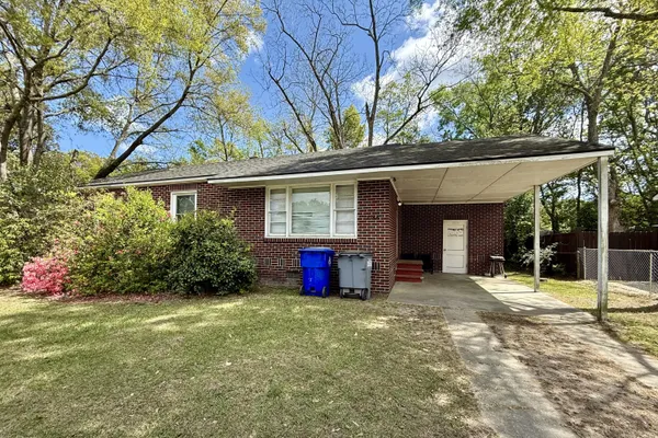 $1,800 | 2755 Louise Drive, North Charleston, SC 29405