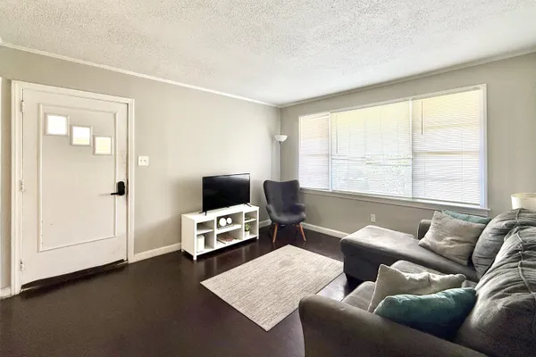 $1,800 | 2755 Louise Drive, North Charleston, SC 29405