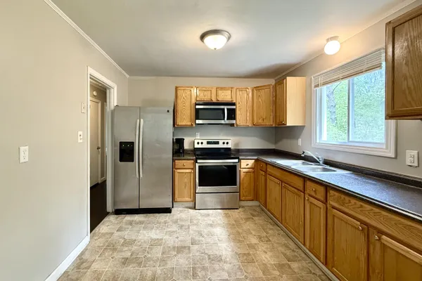 $1,800 | 2755 Louise Drive, North Charleston, SC 29405