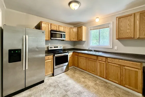 $1,800 | 2755 Louise Drive, North Charleston, SC 29405