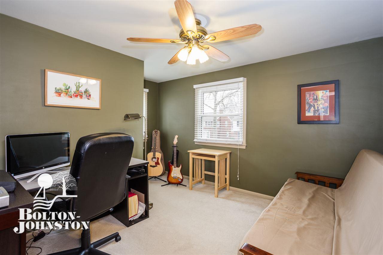 1718 Newcastle Road Grosse Pointe, MI 48236 - Photo 21 of 39 31343713-20.JPG