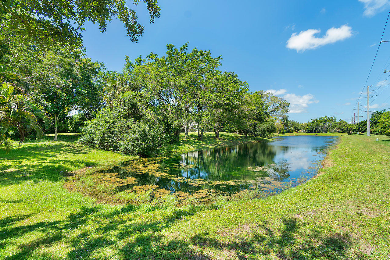 1921 Northwest 25th Street Boca Raton, FL 33431 - Photo 34 of 42 037-1921NW25thSt-BocaRaton-FL-small