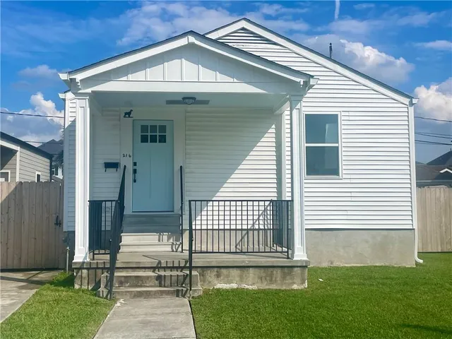 $2,000 | 216 Maple Ridge Drive, Metairie, LA 70001
