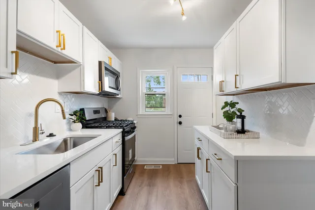 $259,999 | 2210 Walshire Avenue, Baltimore, MD 21214