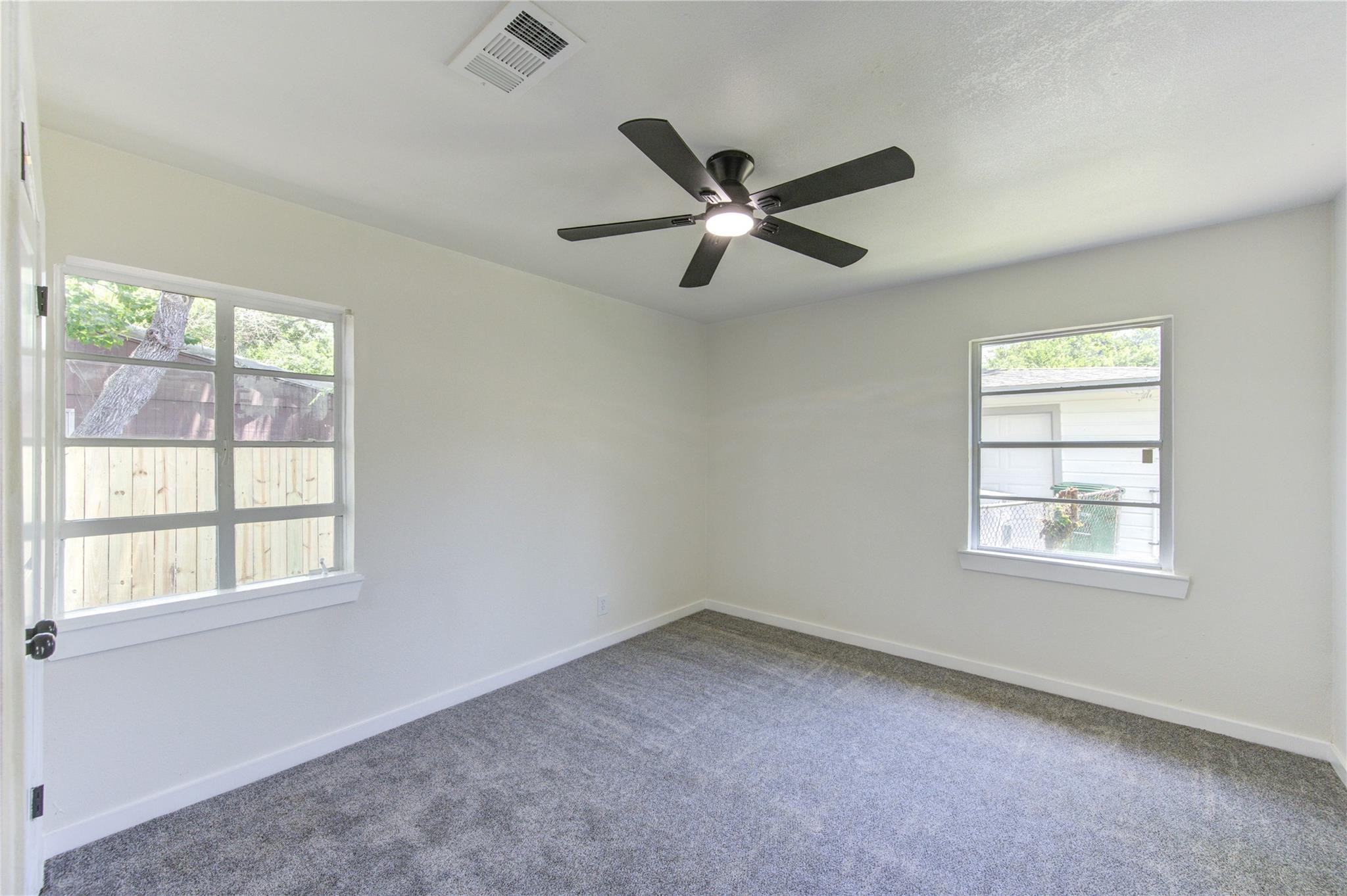 4914 Pershing Street Houston, TX 77033 - Photo 11 of 34