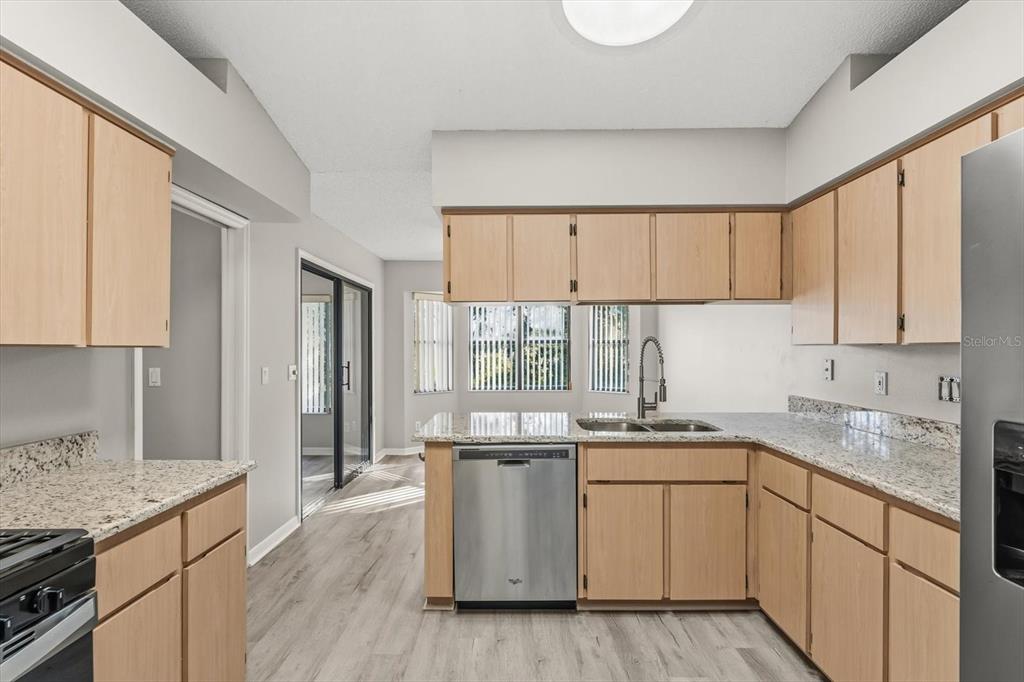 6142 Wade Street Leesburg, FL 34748 - Photo 5 of 32