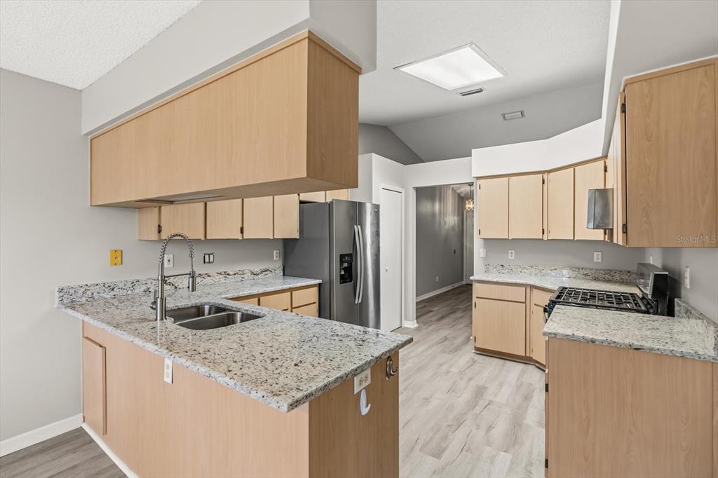 6142 Wade Street Leesburg, FL 34748 - Photo 6 of 32