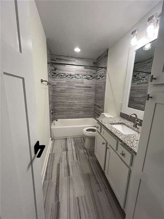 100 Blair Road, Unit E5 St. Simons Island, GA 31522 - Photo 10 of 16 2nd Bathroom
