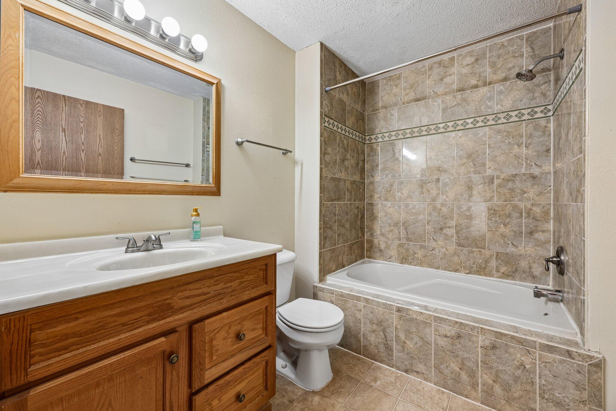 509 Lawson School Road, Unit 4 Delavan, WI 53115 - Photo 19 of 30 Bathroom