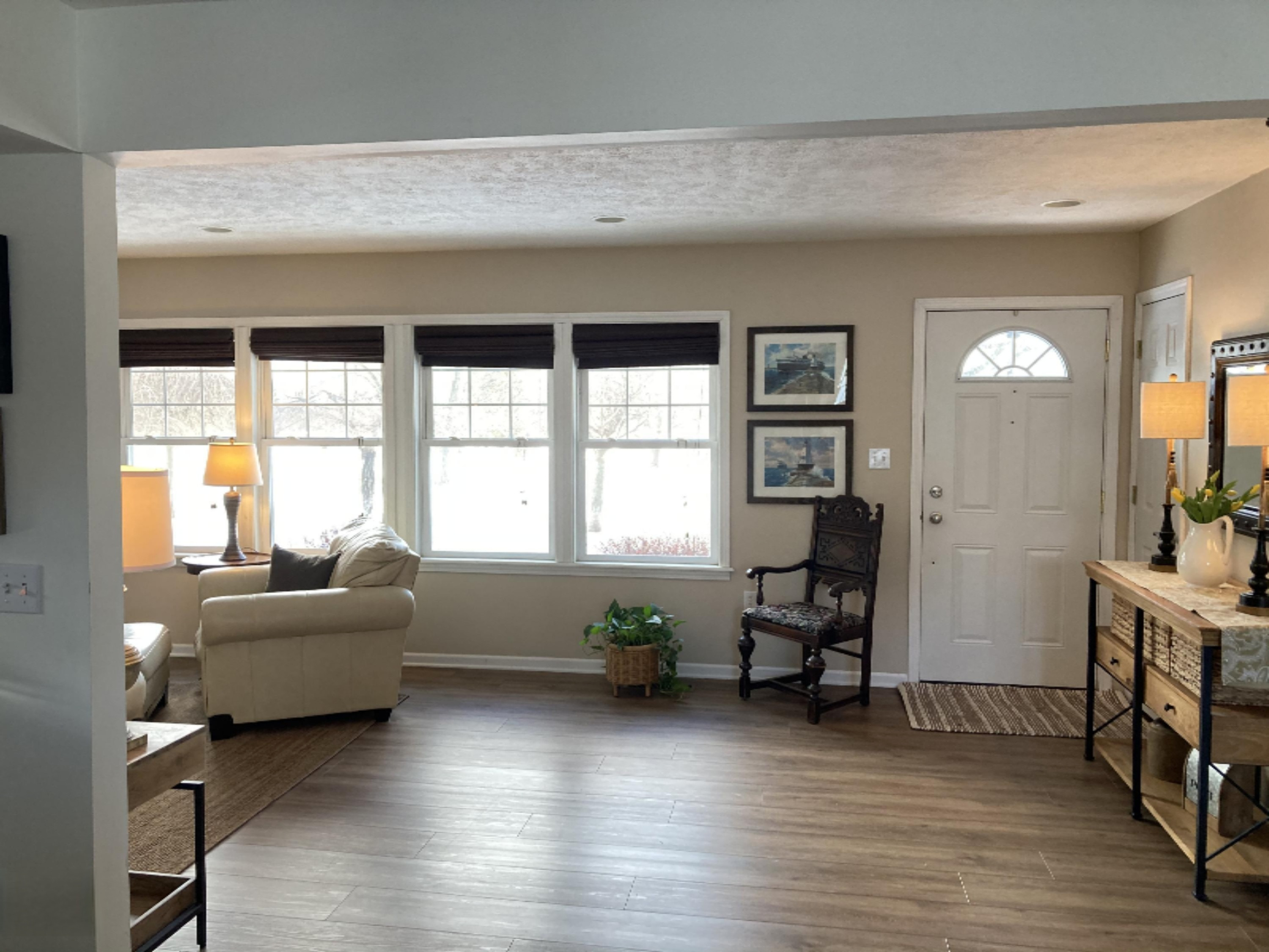 555 Cherry Road Manistee, MI 49660 - Photo 5 of 22 Living Room
