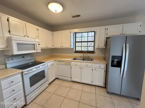 $1,895 | 137 Woodberry Court, Wilmington, NC 28411