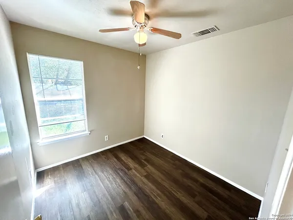 $1,445 | 206 Northview Drive, Universal City, TX 78148