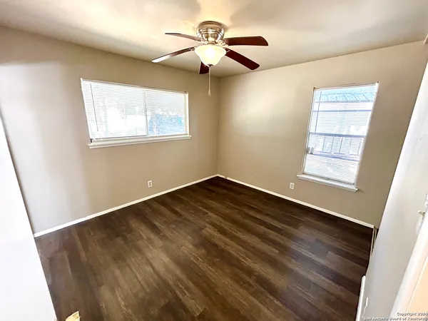 $1,445 | 206 Northview Drive, Universal City, TX 78148