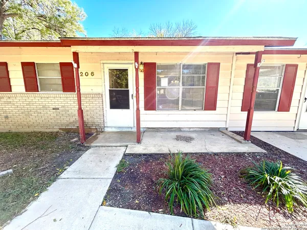$1,445 | 206 Northview Drive, Universal City, TX 78148
