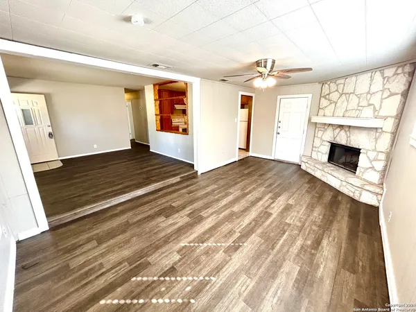 $1,445 | 206 Northview Drive, Universal City, TX 78148