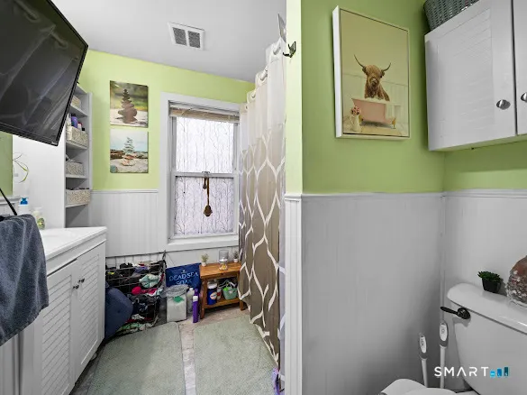 $279,900 | 182 Broad Street, Norwich, CT 06360