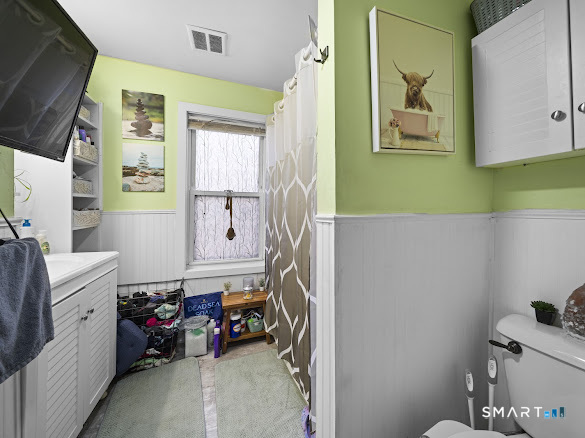 182 Broad Street Norwich, CT 06360 - Photo 11 of 34