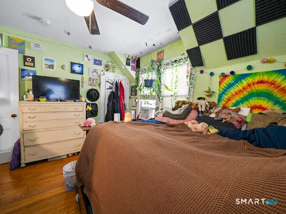 $279,900 | 182 Broad Street, Norwich, CT 06360