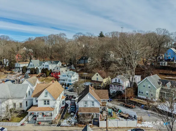 $279,900 | 182 Broad Street, Norwich, CT 06360