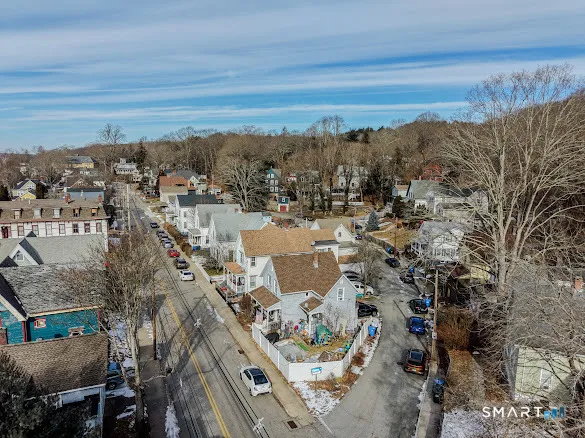 $279,900 | 182 Broad Street, Norwich, CT 06360