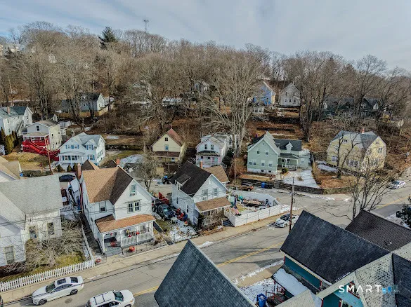 $279,900 | 182 Broad Street, Norwich, CT 06360