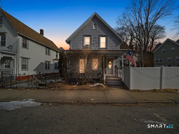 $279,900 | 182 Broad Street, Norwich, CT 06360