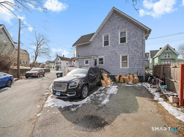 $279,900 | 182 Broad Street, Norwich, CT 06360