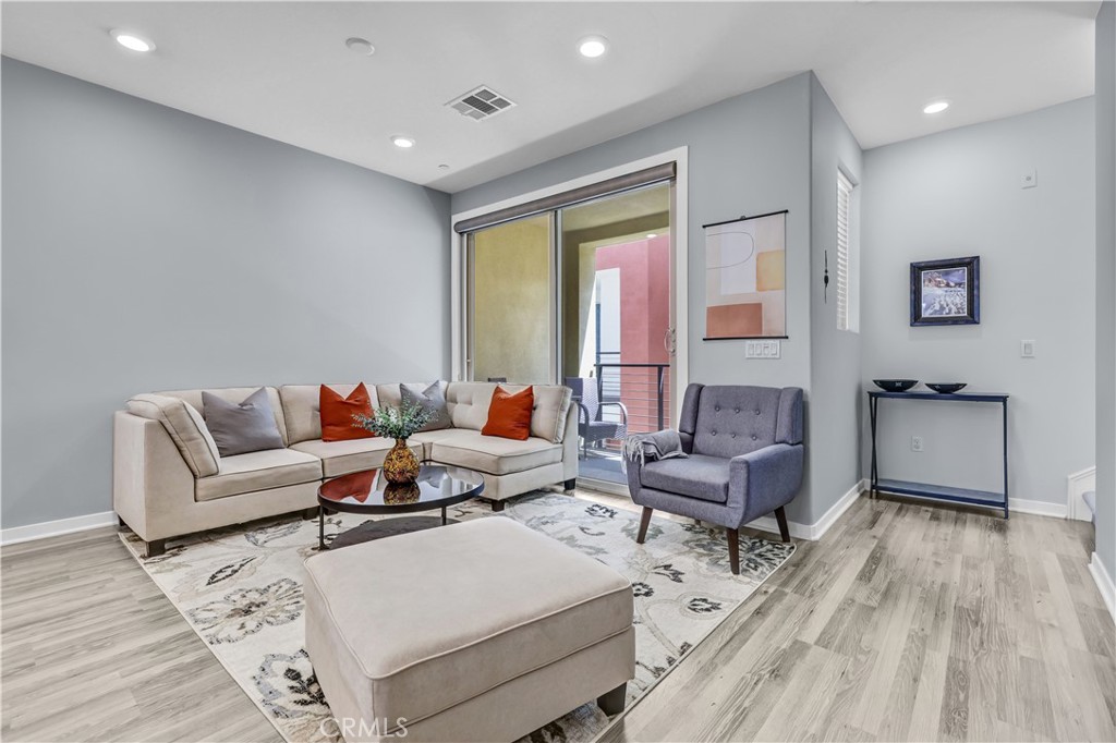 212 Paramount Irvine, CA 92618 - Photo 4 of 29