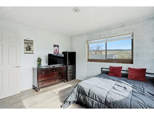 $300,000 | 1100 West 2nd Street, Arlington, OR 97812