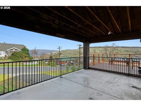 $300,000 | 1100 West 2nd Street, Arlington, OR 97812