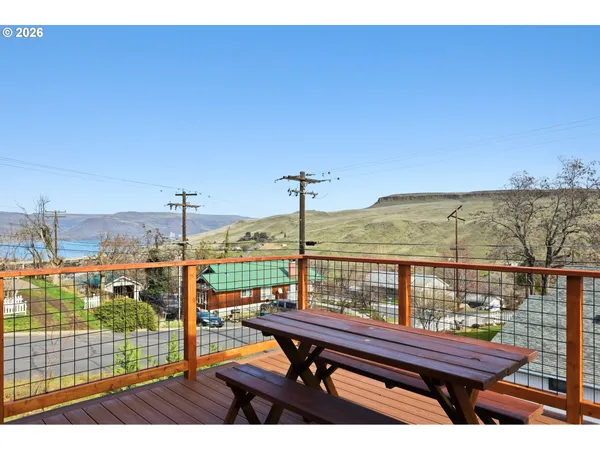 $300,000 | 1100 West 2nd Street, Arlington, OR 97812